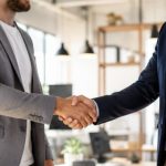 ¿Cuándo y cómo debe entrar un inversor en tu startup? Claves legales esenciales